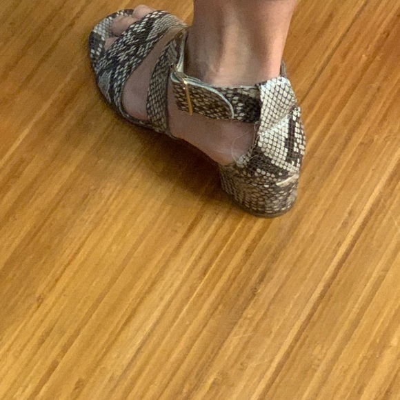 Beautiful Python print leather sandals. Very elegant and comfy. - Picture 3 of 8